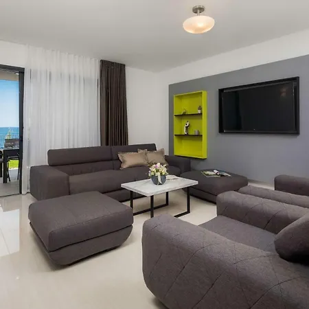 Four Brothers - Exclusive Apartment Podstrana